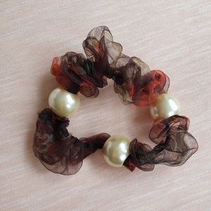 Pearl hair tie